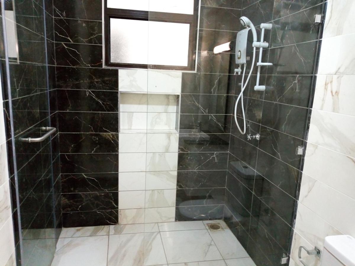 3 Bed Apartment with En Suite in General Mathenge - 5