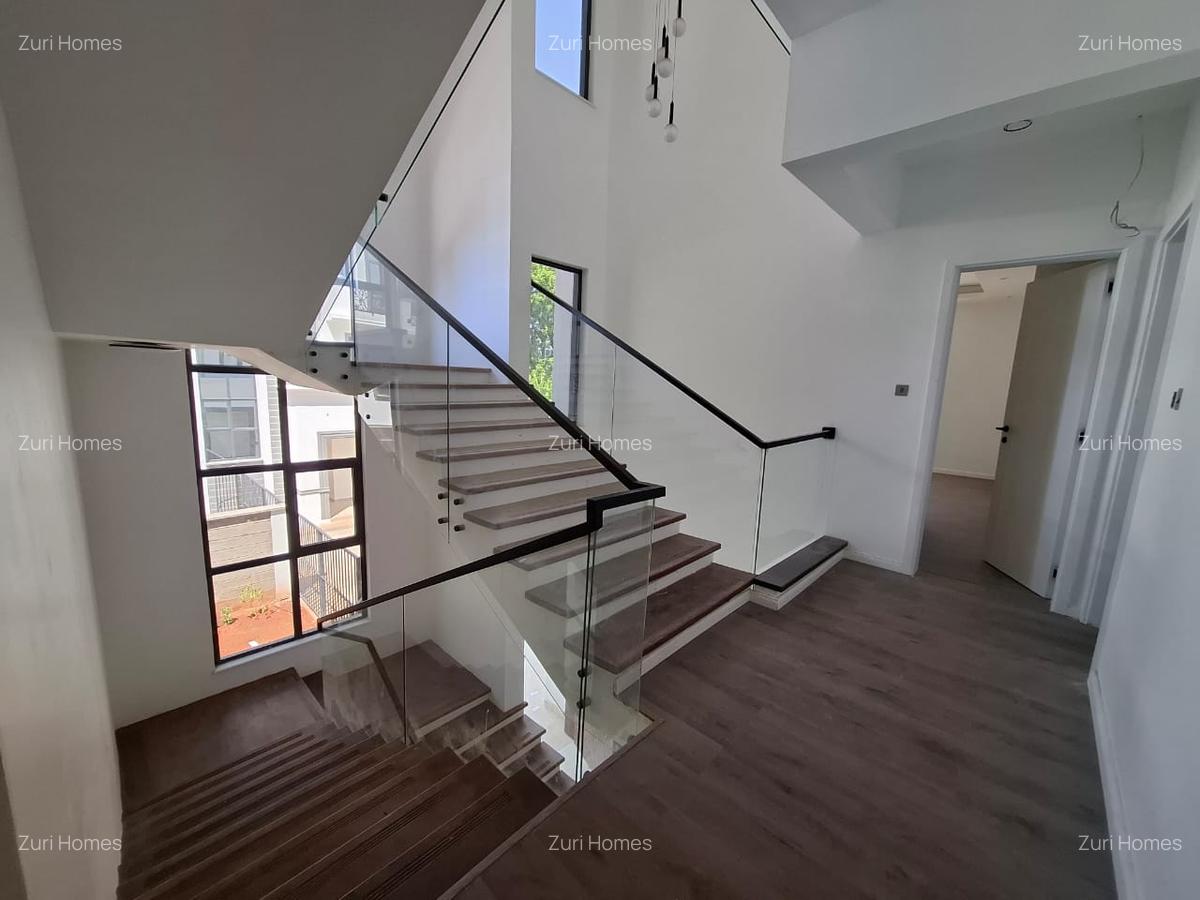 5 Bed Townhouse with En Suite in Lavington - 14