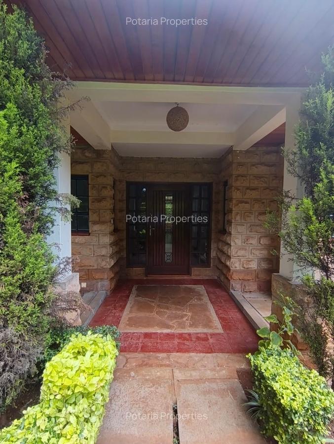 5 Bed House with En Suite in Rosslyn - 6