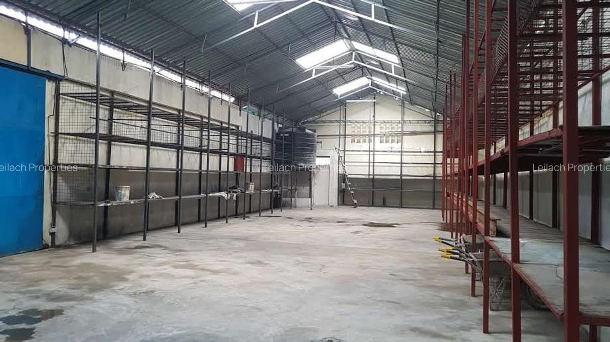 4,500 ft² Warehouse with Fibre Internet in Industrial Area - 6