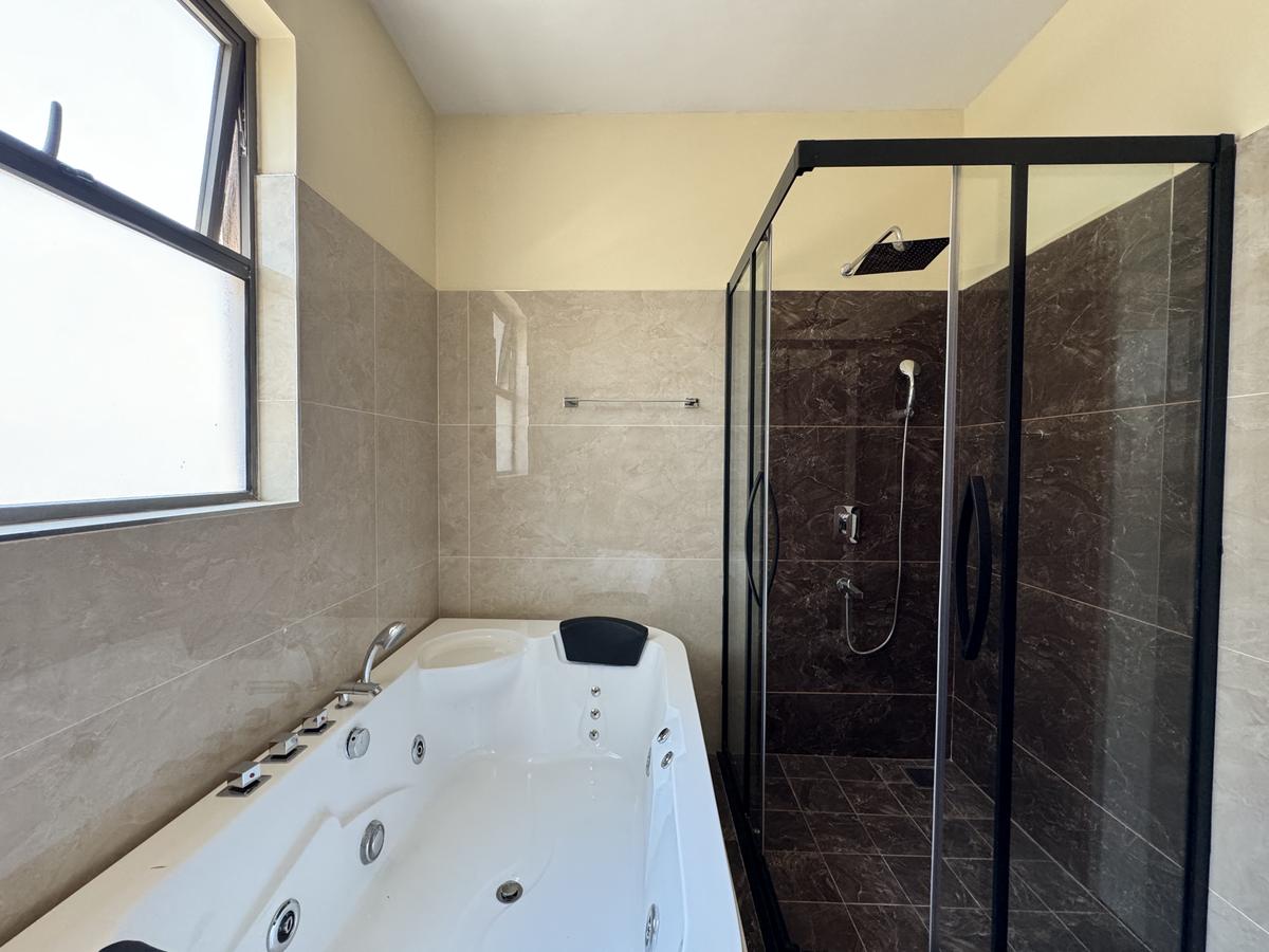 2 Bed Apartment with En Suite in General Mathenge - 13