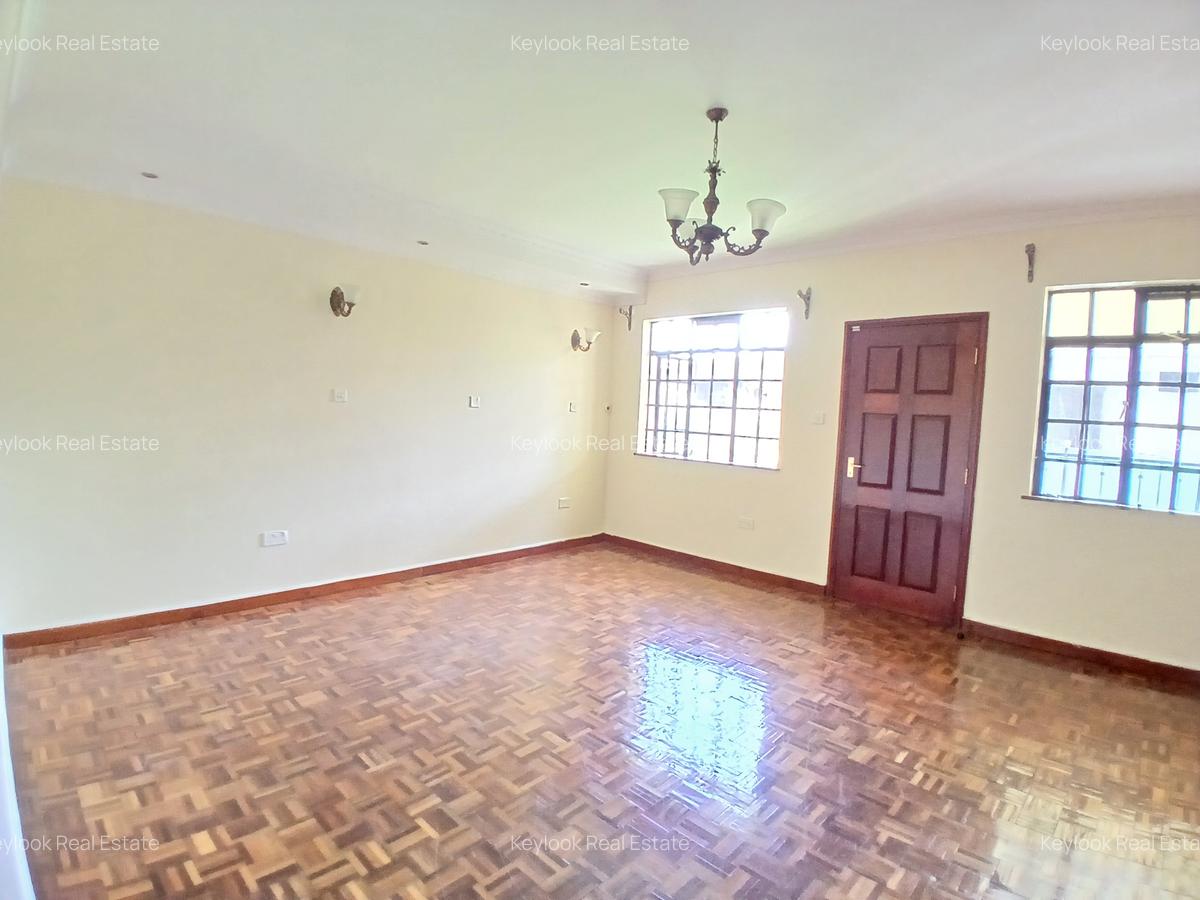 4 Bed Townhouse with En Suite at Lavington - 8