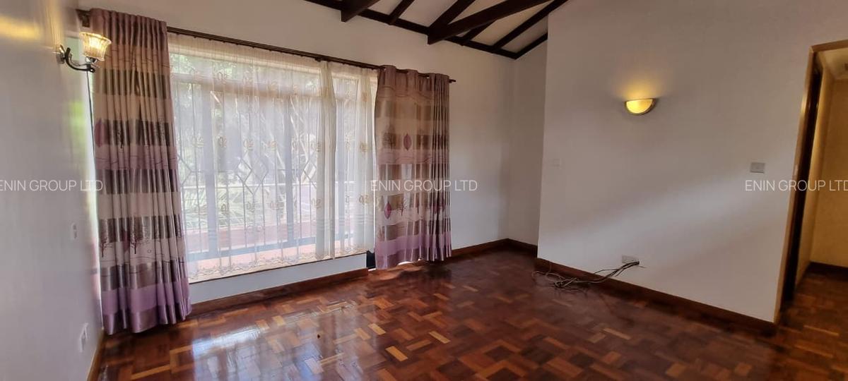 4 Bed Townhouse with En Suite at Lavington Mall - 11