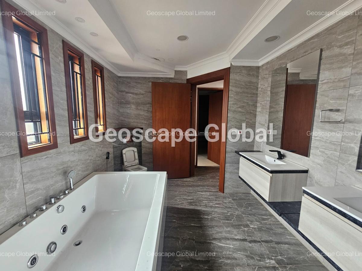 5 Bed House with En Suite in Lavington - 6