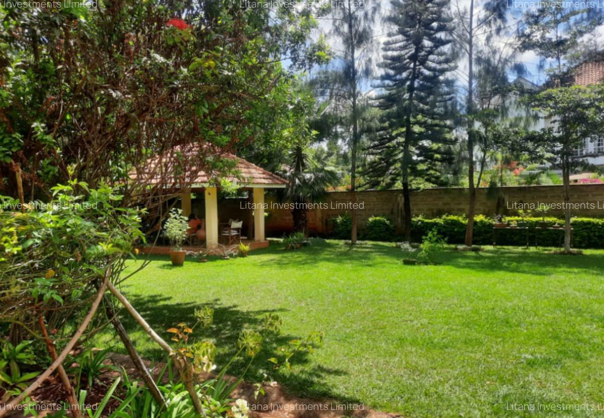 5 Bed House with En Suite at Old Runda - 2