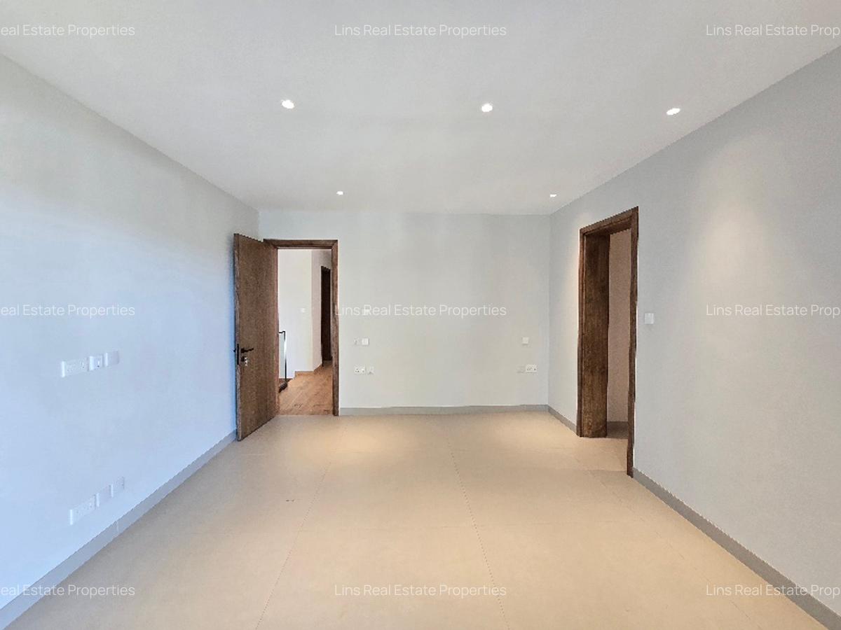 4 Bed Townhouse with En Suite in Loresho - 11
