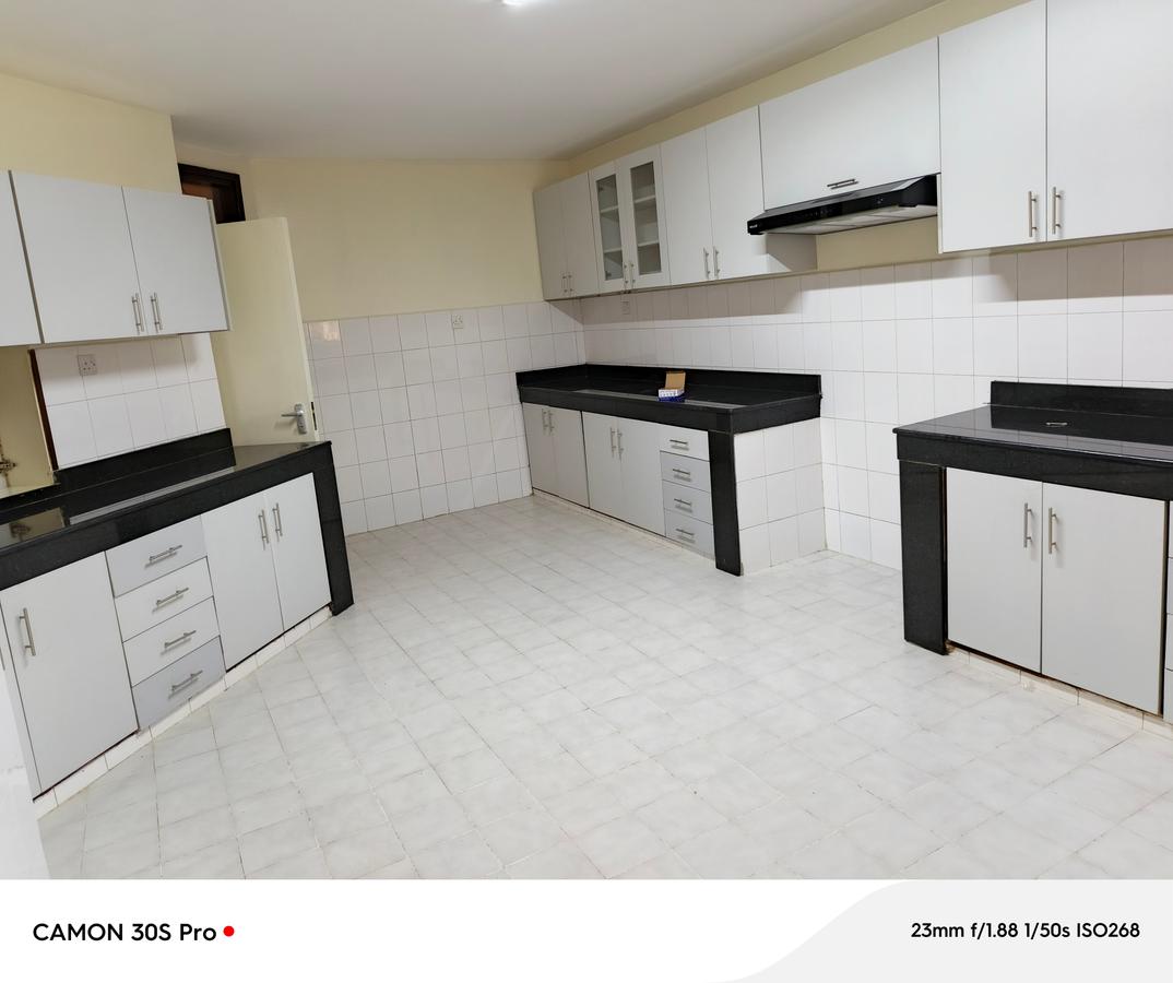4 Bed Apartment with En Suite at Lavington - 3 4 Bed Apartment with En Suite at Lavington - 3