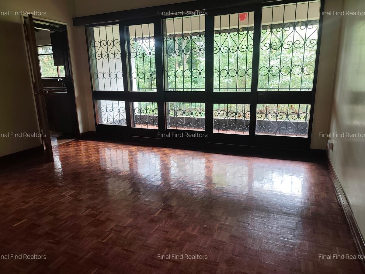 4 Bed House with En Suite in Runda - 19