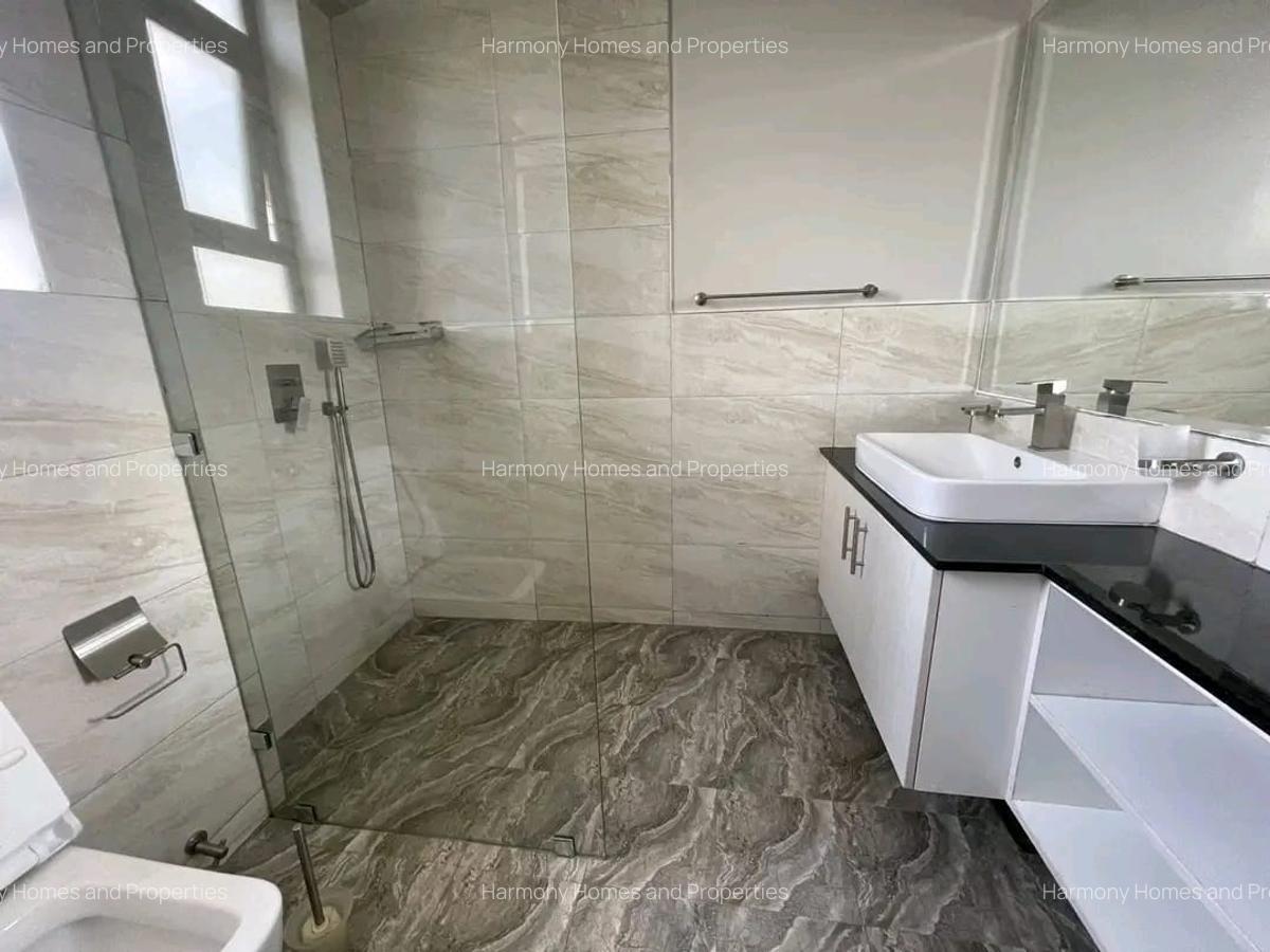 4 Bed Apartment with En Suite at Riverside - 7