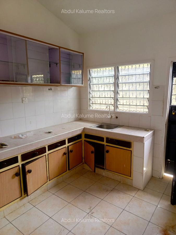 2 Bed House with En Suite at Bamburi - 16