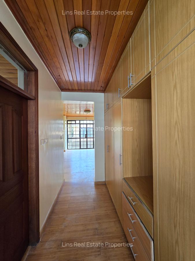 4 Bed Townhouse with En Suite in Lavington - 13