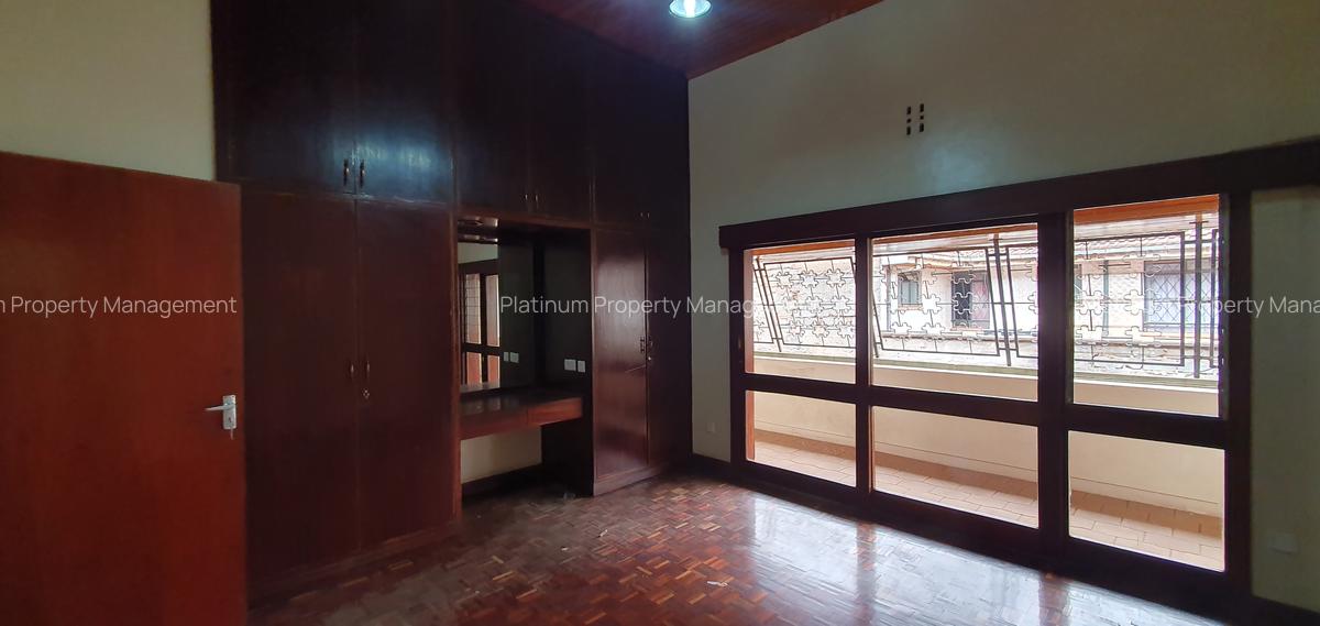 5 Bed House with En Suite at 2Nd Parklands Avenue - 13