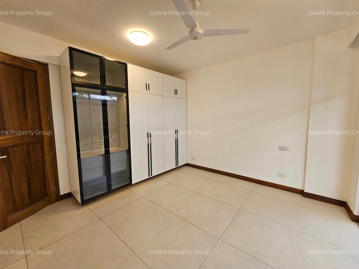 Serviced 3 Bed Apartment with En Suite in Nyali Area - 7