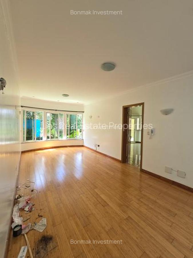 4 Bed Townhouse with En Suite at Riverside Drive. - 3