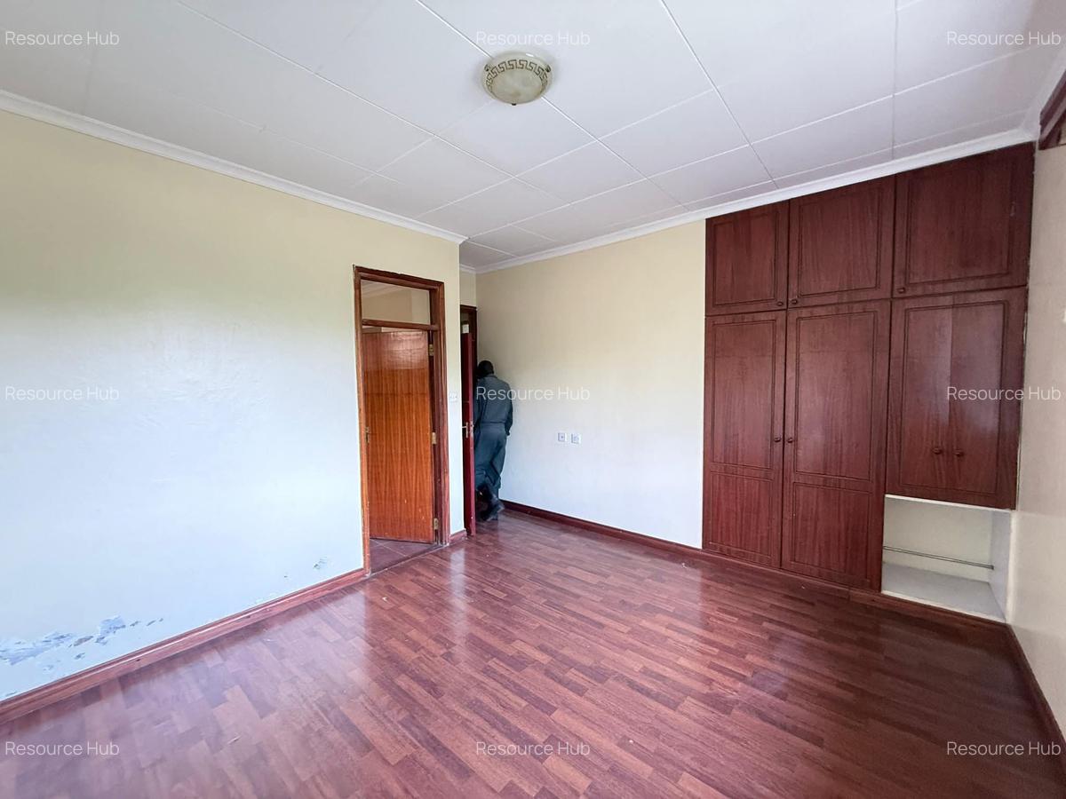 3 Bed House with Garden at Lavington - 7