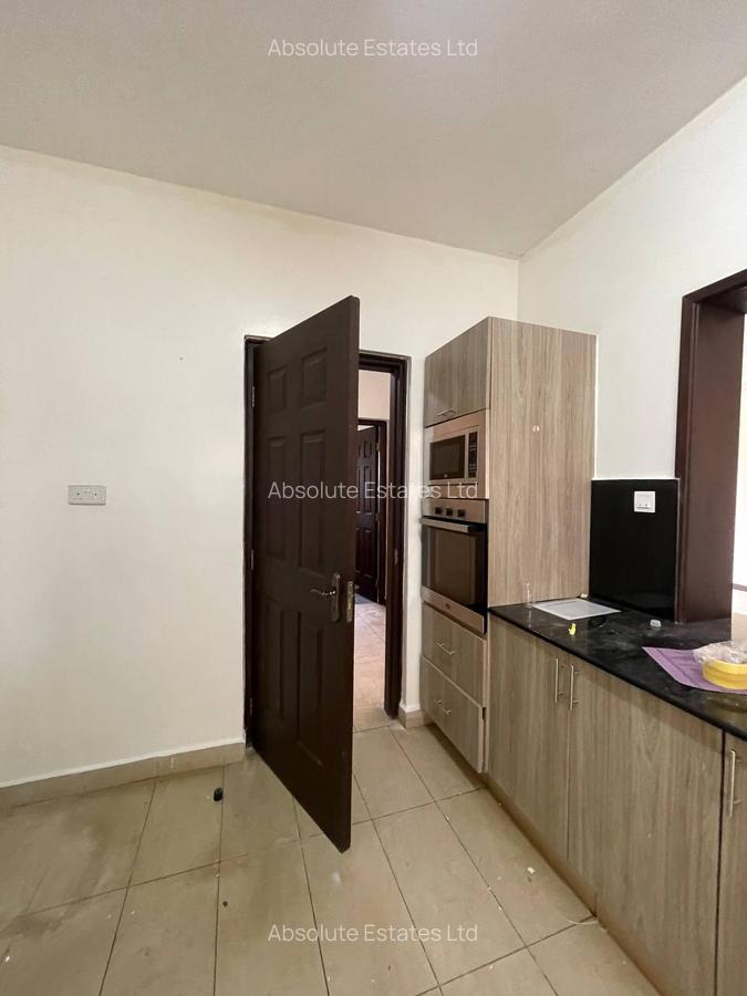 2 Bed Apartment with Swimming Pool in Kilimani - 9