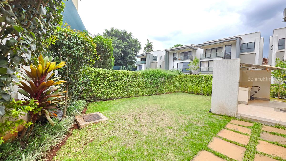 4 Bed Townhouse with En Suite at Lavington Green - 2