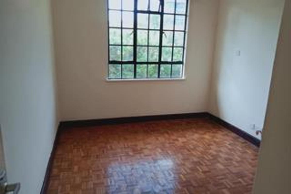 4 Bed Townhouse with En Suite at Wa - 7