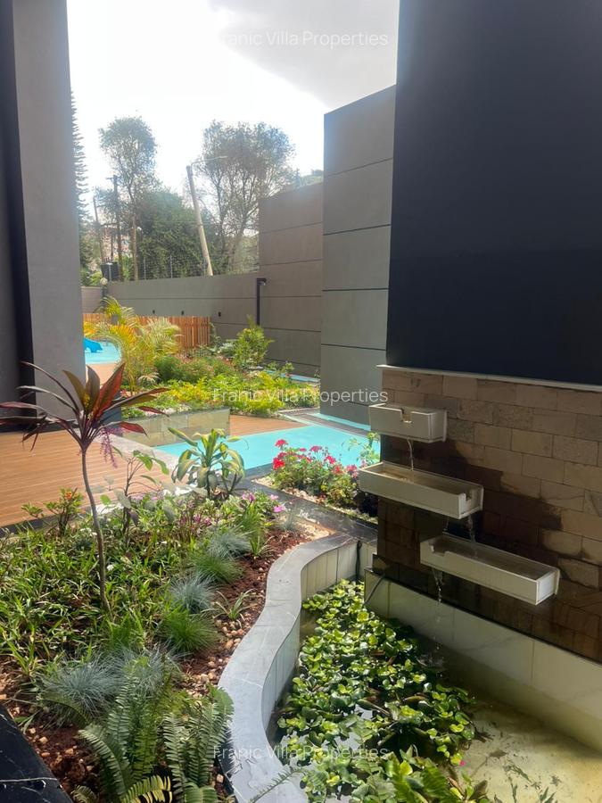 3 Bed Apartment with En Suite in Riverside - 4