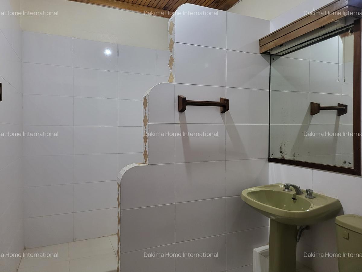 4 Bed Townhouse with En Suite in Spring Valley - 13