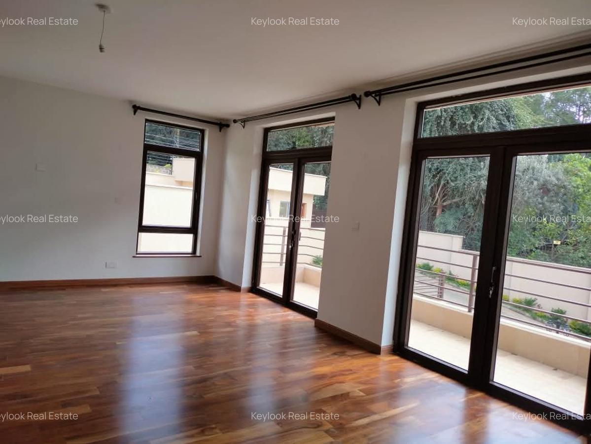 5 Bed Townhouse with En Suite at Lavington - 5