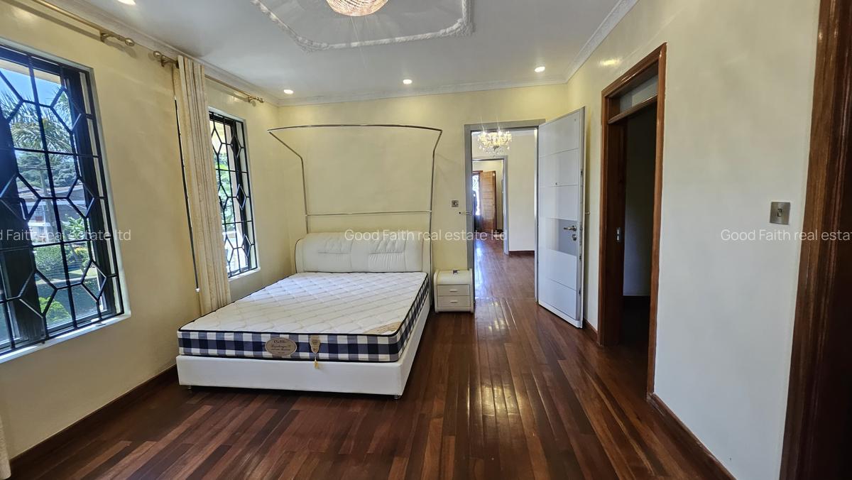 5 Bed House with En Suite in Runda - 10