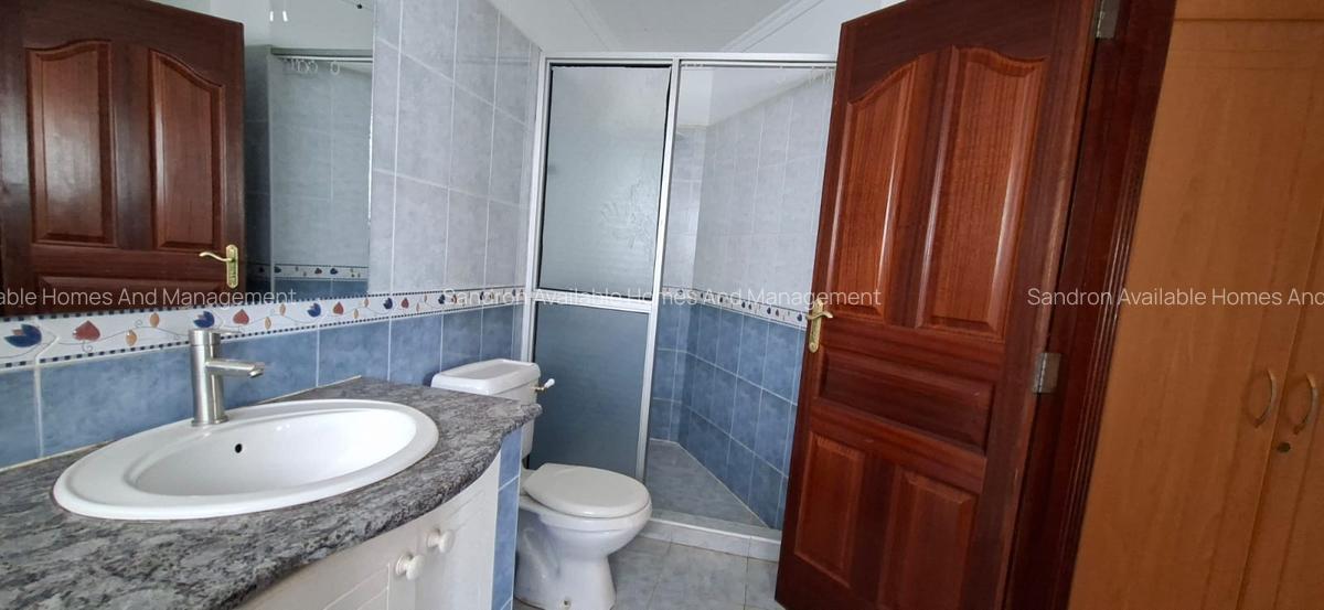4 Bed Villa with En Suite in Westlands Area - 8