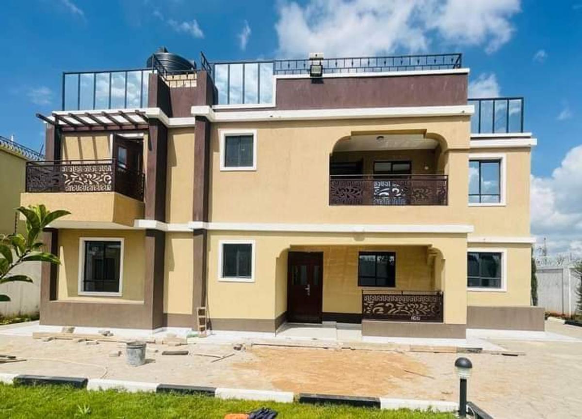 5 Bed Townhouse with En Suite in Kitengela - 1