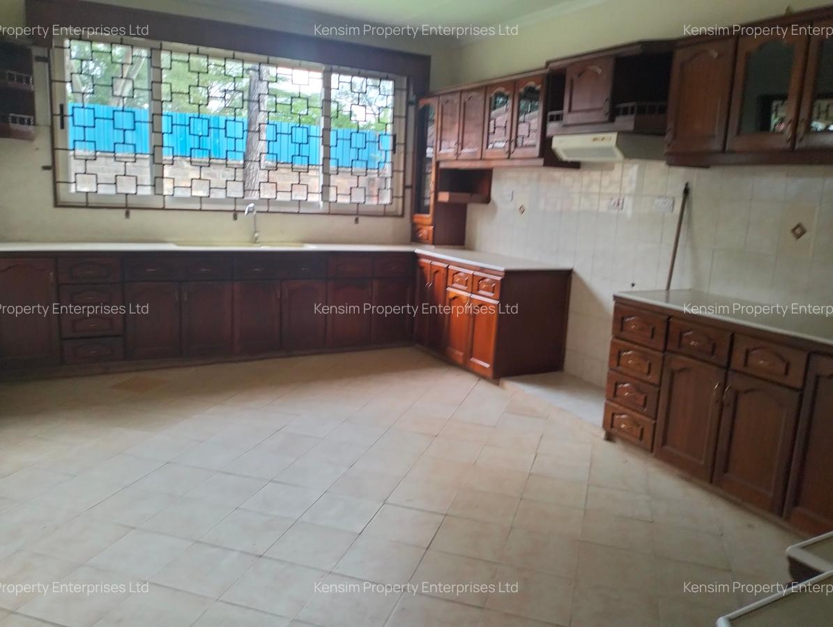 5 Bed Townhouse with En Suite in Lavington - 5
