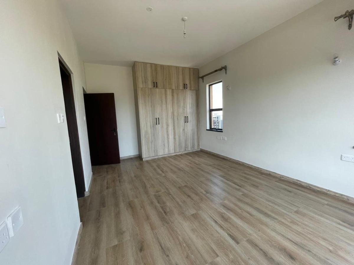 3 Bed Apartment with En Suite in Parklands - 20