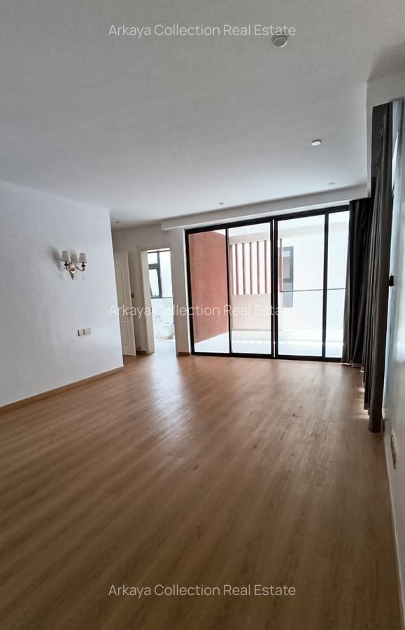 5 Bed Townhouse with En Suite in Lavington - 13