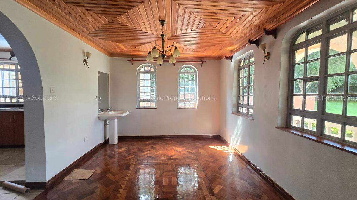 5 Bed House with En Suite in Nyari - 19