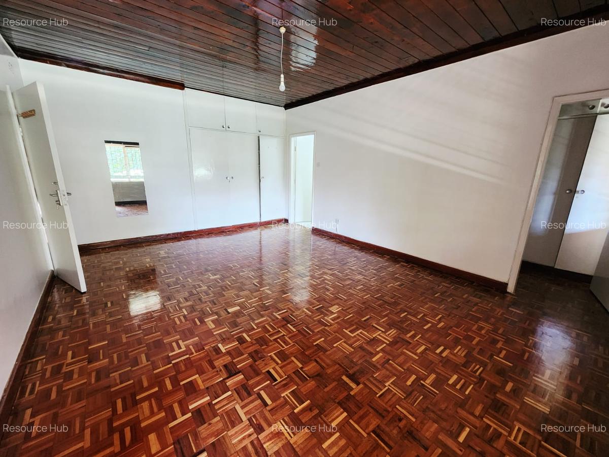 4 Bed House with En Suite at Nyari - 7