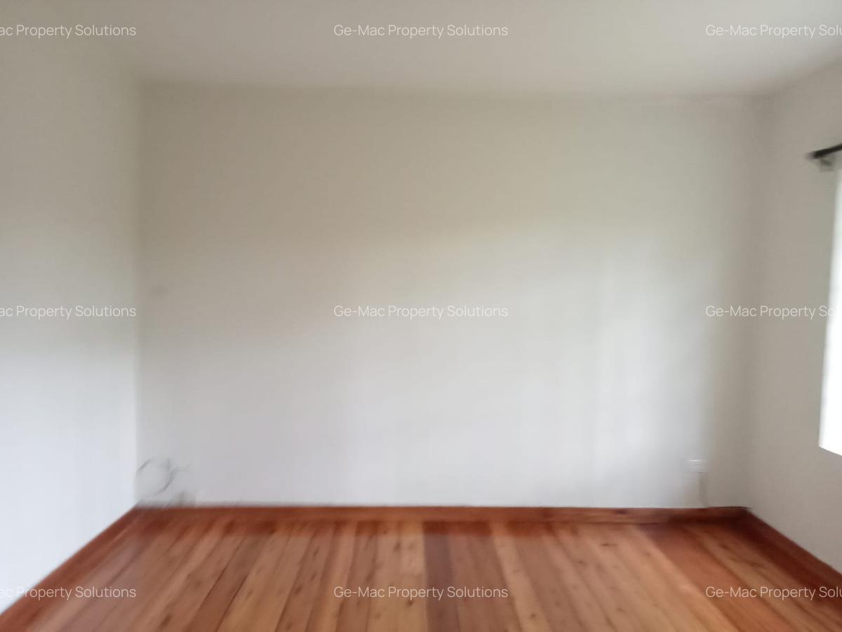 3 Bed House with En Suite in Ridgeways - 9