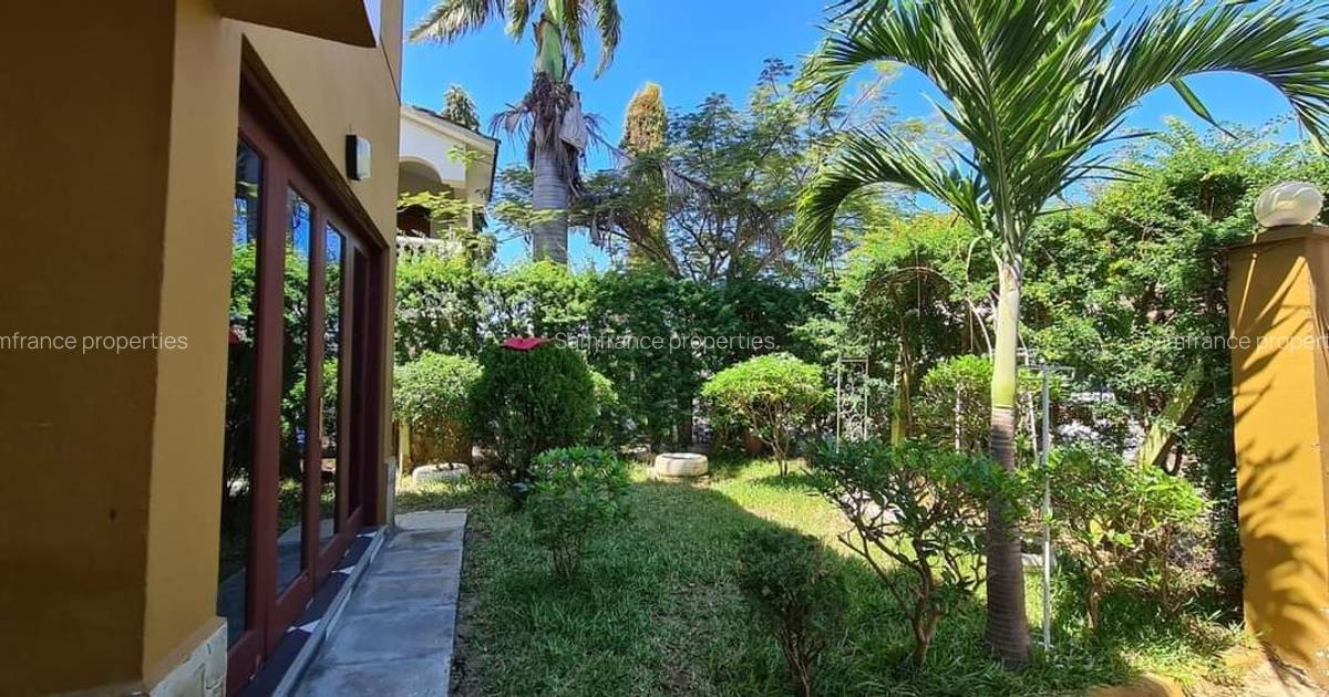 4 Bed Townhouse with En Suite at Nyali Road - 4