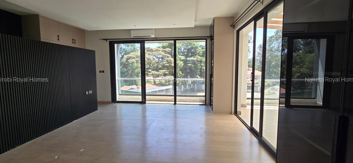 5 Bed Townhouse with En Suite at Lavington Green - 19