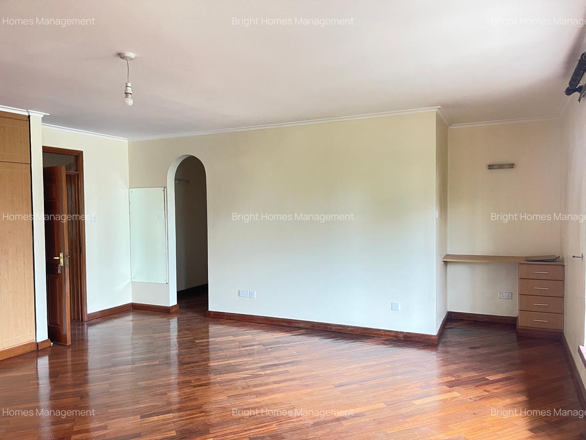 4 Bed Townhouse with En Suite in Lavington - 5