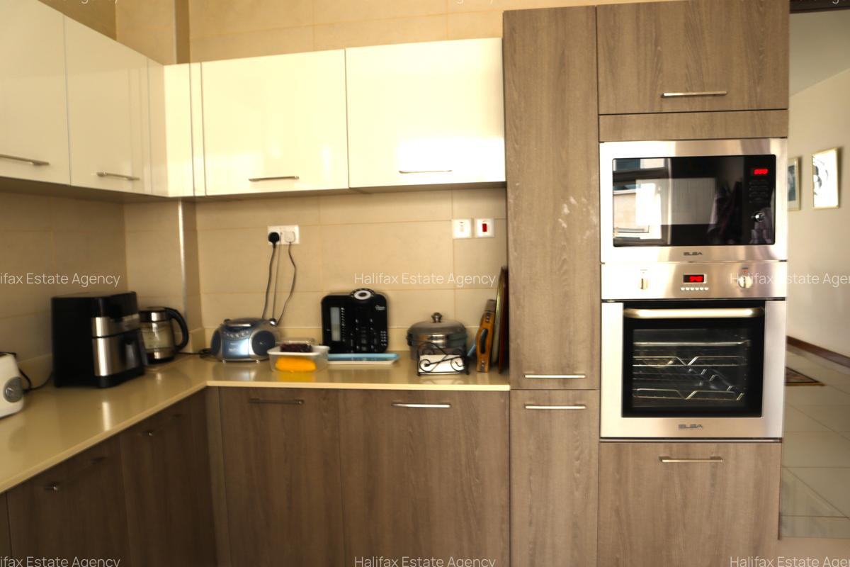 4 Bed Apartment with En Suite in General Mathenge - 5