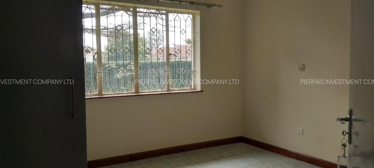 4 Bed Townhouse with En Suite in Garden Estate - 19