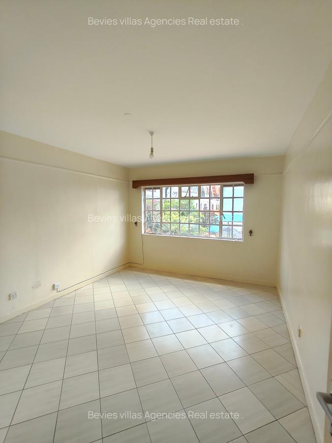 5 Bed Townhouse with En Suite at Westlands - 8