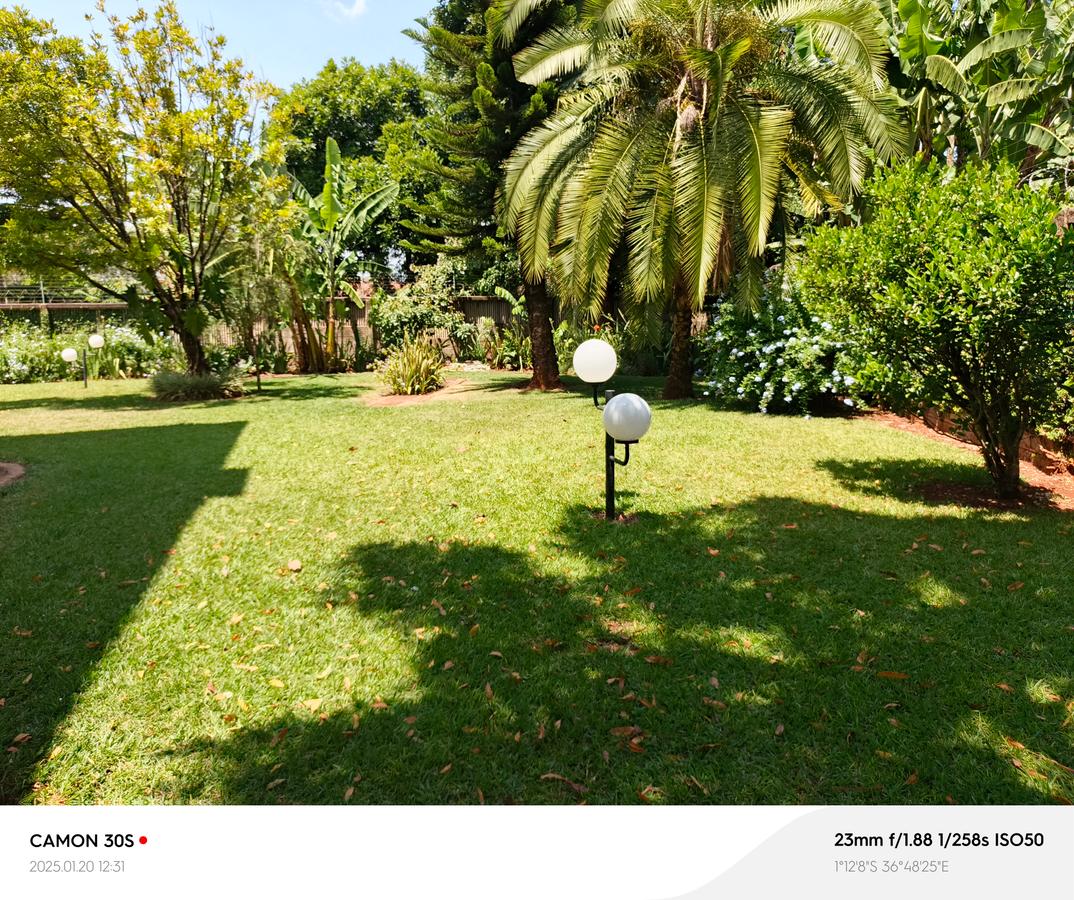5 Bed House with En Suite in Runda - 18
