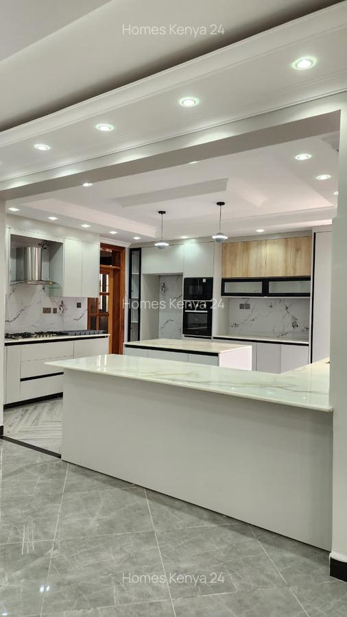 5 Bed House in Runda - 5