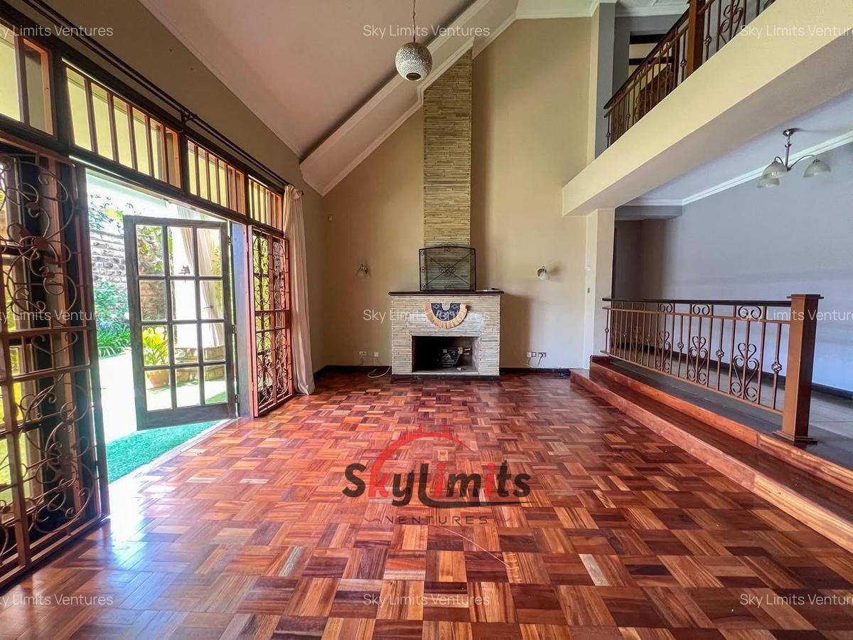 4 Bed Townhouse with En Suite in Rosslyn - 12