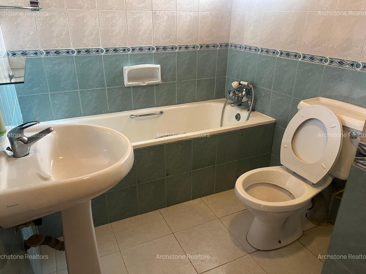 5 Bed Townhouse with En Suite in Spring Valley - 5