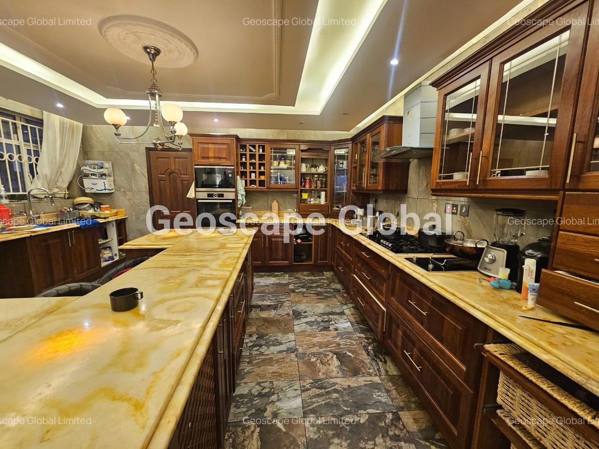 5 Bed House with En Suite in Runda - 5