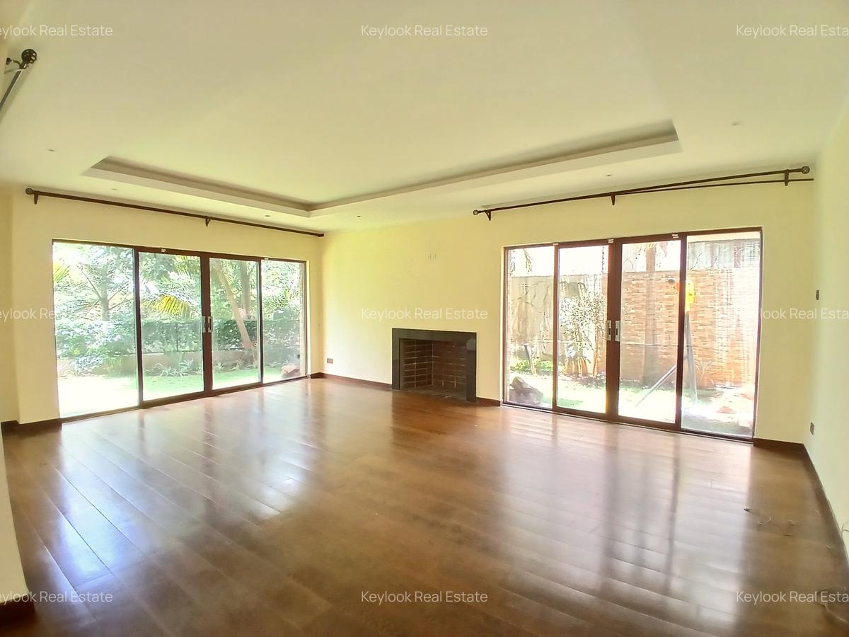 5 Bed Townhouse with En Suite at Lavington Green - 7