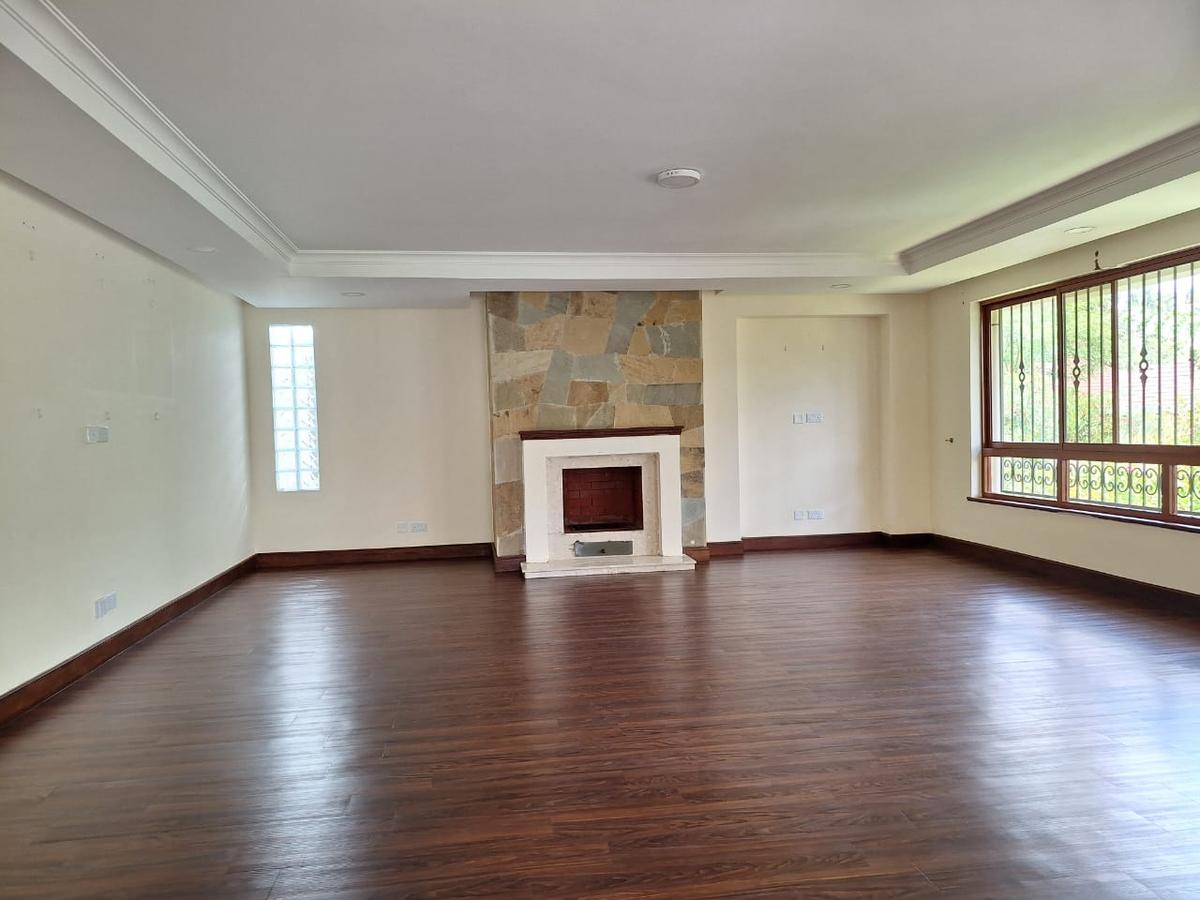 5 Bed Townhouse with En Suite in Spring Valley - 5