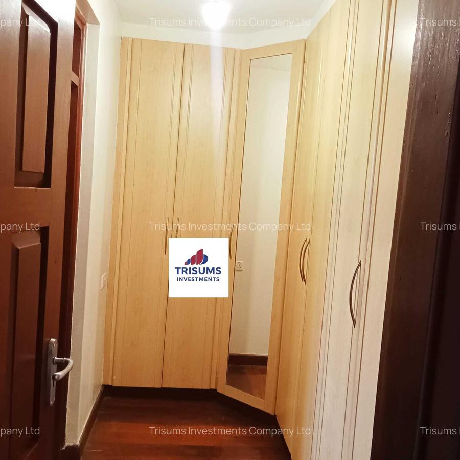 5 Bed Townhouse with En Suite at Grevellea Grove - 9