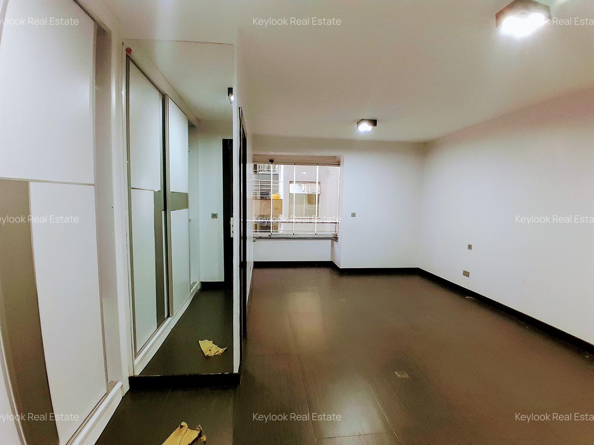 3 Bed Apartment with En Suite at Riverside Drive - 8