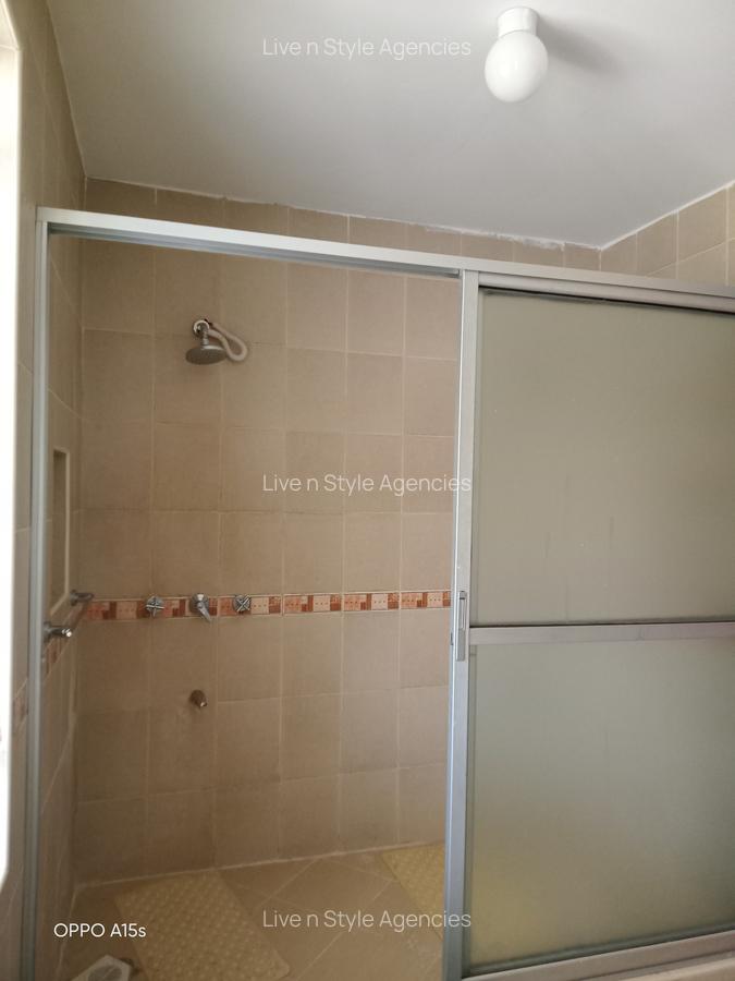 5 Bed Townhouse with En Suite in Runda - 15